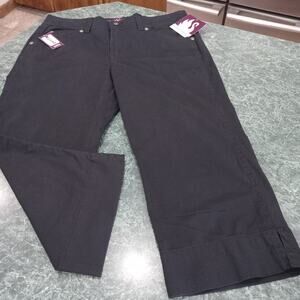 Gloria Vanderbilt Vicki Black Twill Chino Capri Pants 14 Petite NWT Pockets